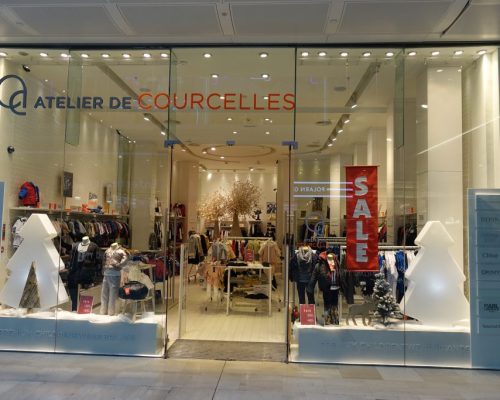 Toughened Glass Shop Front in London Toughened Glass Shop Front in London