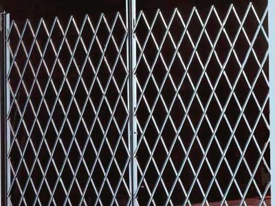 Scissor Gate Installation in London Scissor Gate Installation in London